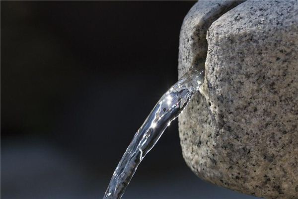 梦见流水