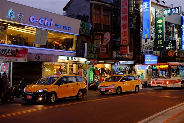 梦见逛夜市没有人